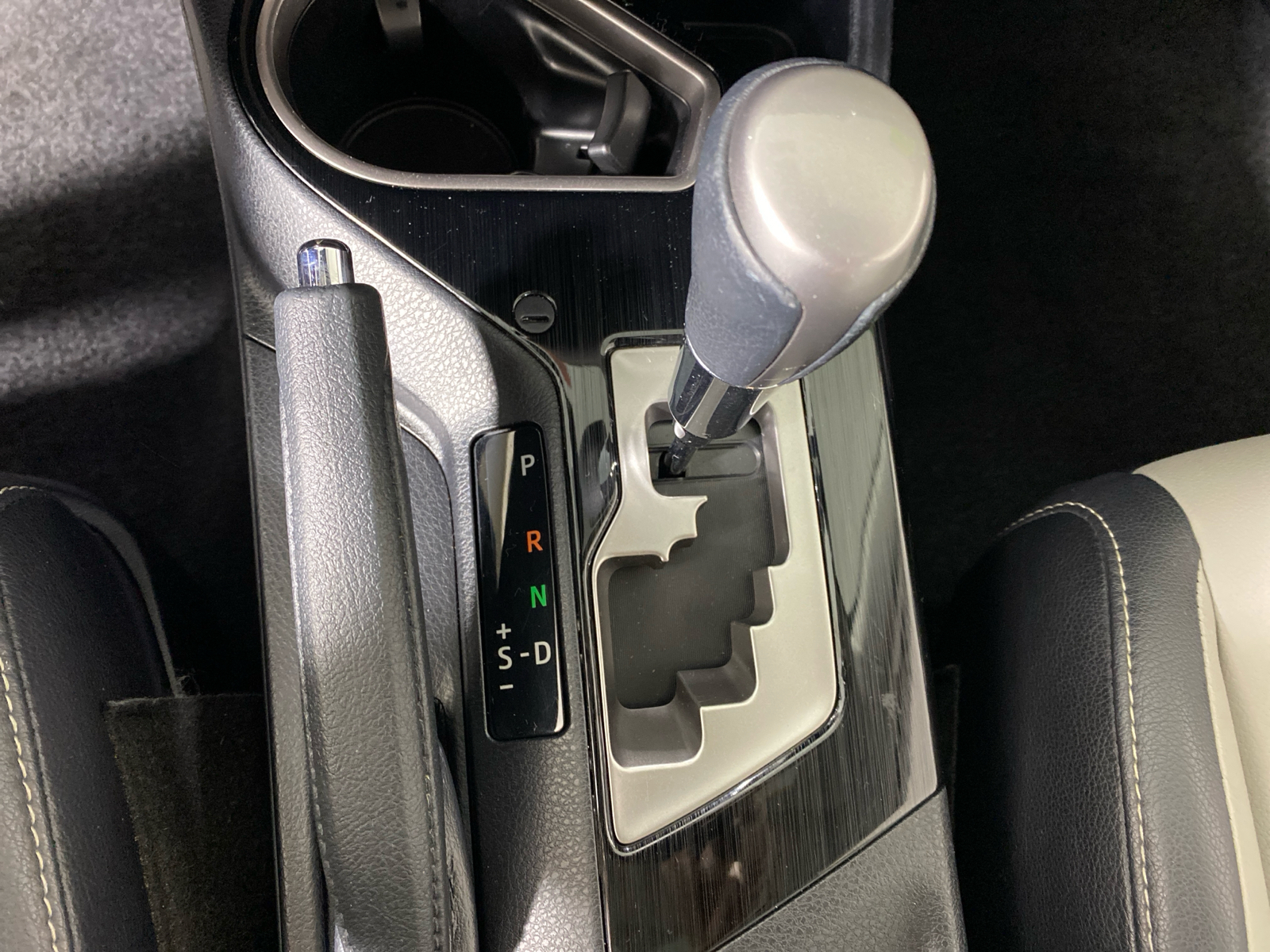 2018 Toyota RAV4 Hybrid Limited 41