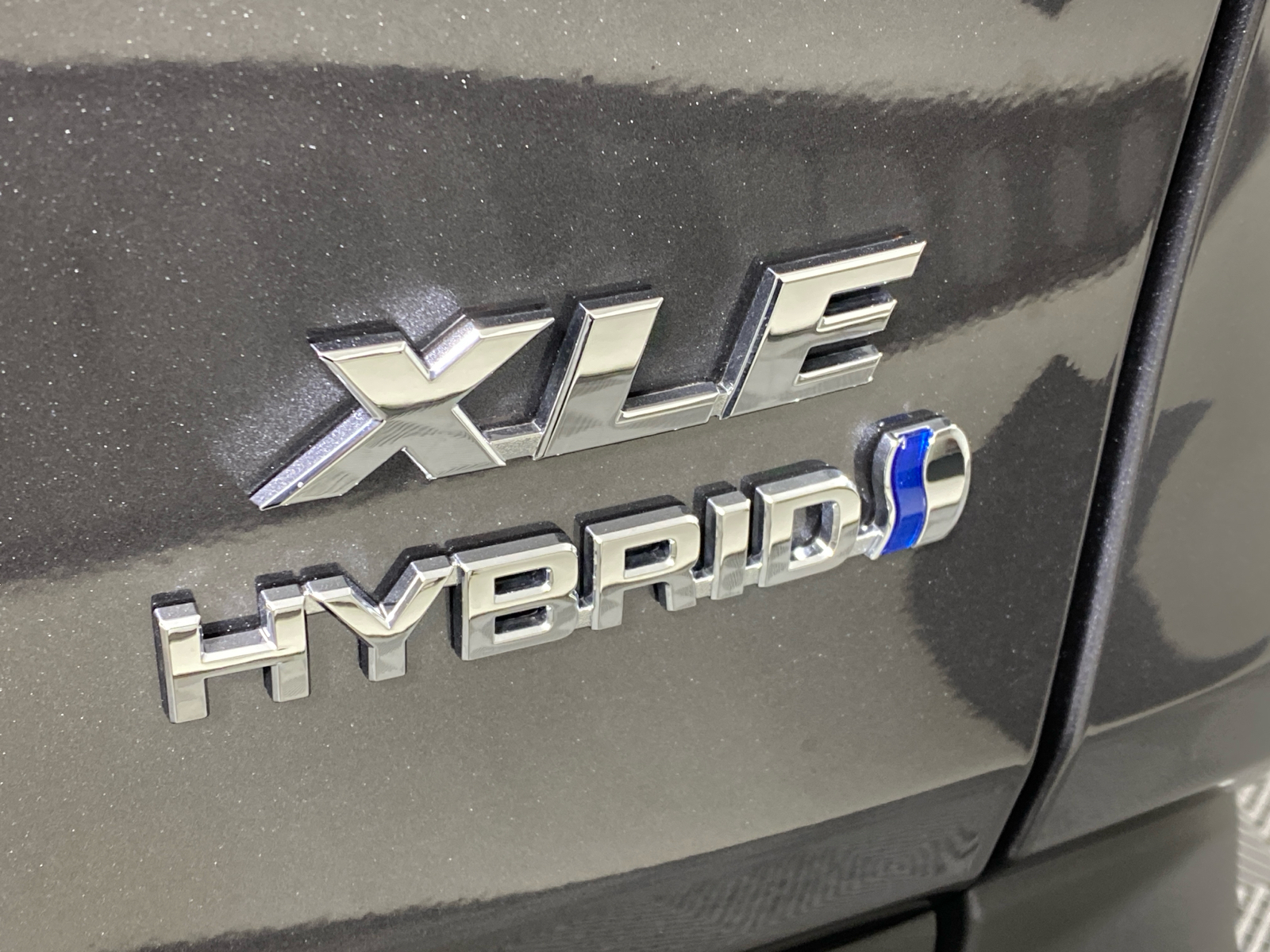 2024 Toyota RAV4 Hybrid XLE 11