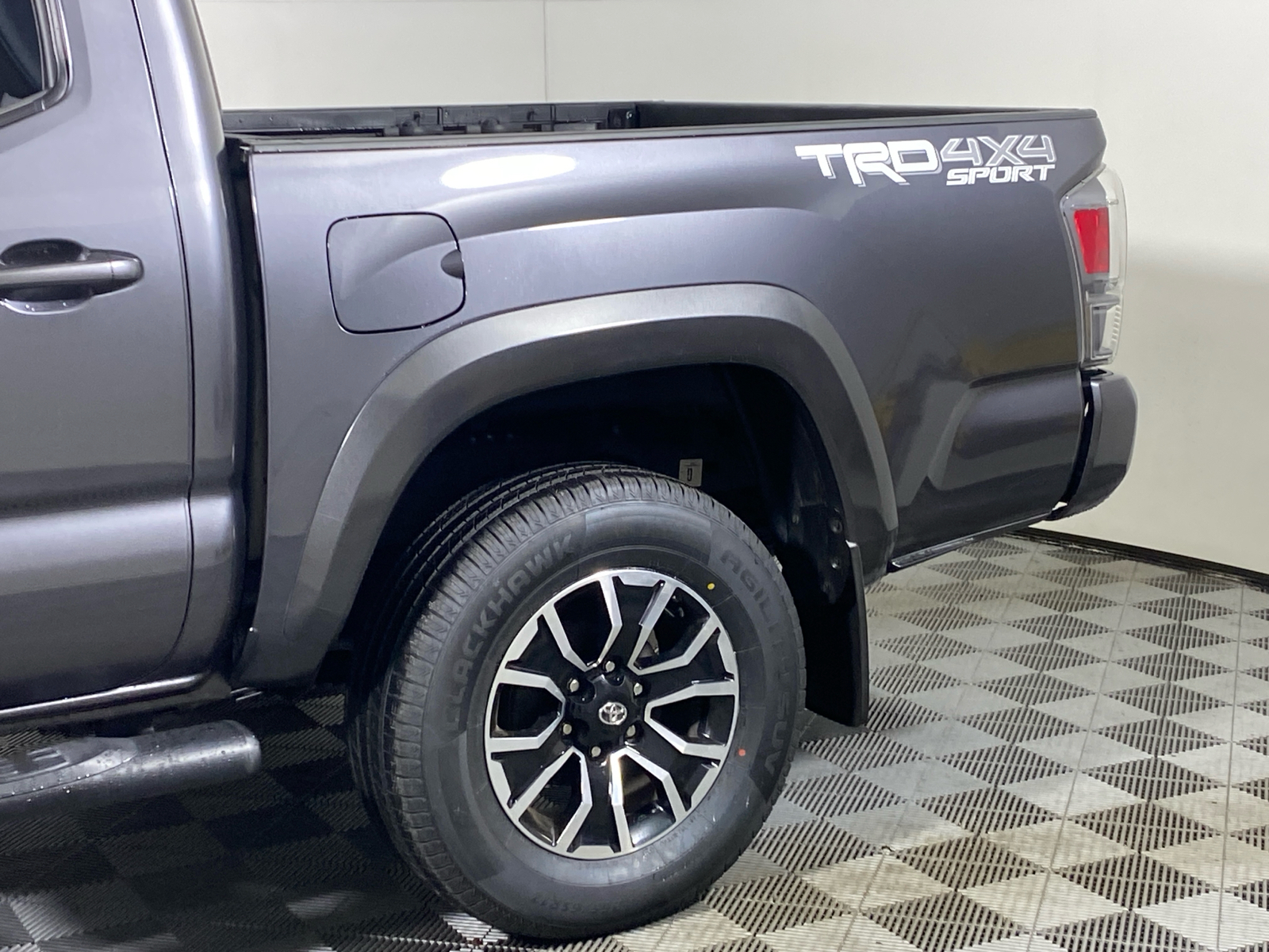 2022 Toyota Tacoma TRD Sport 6