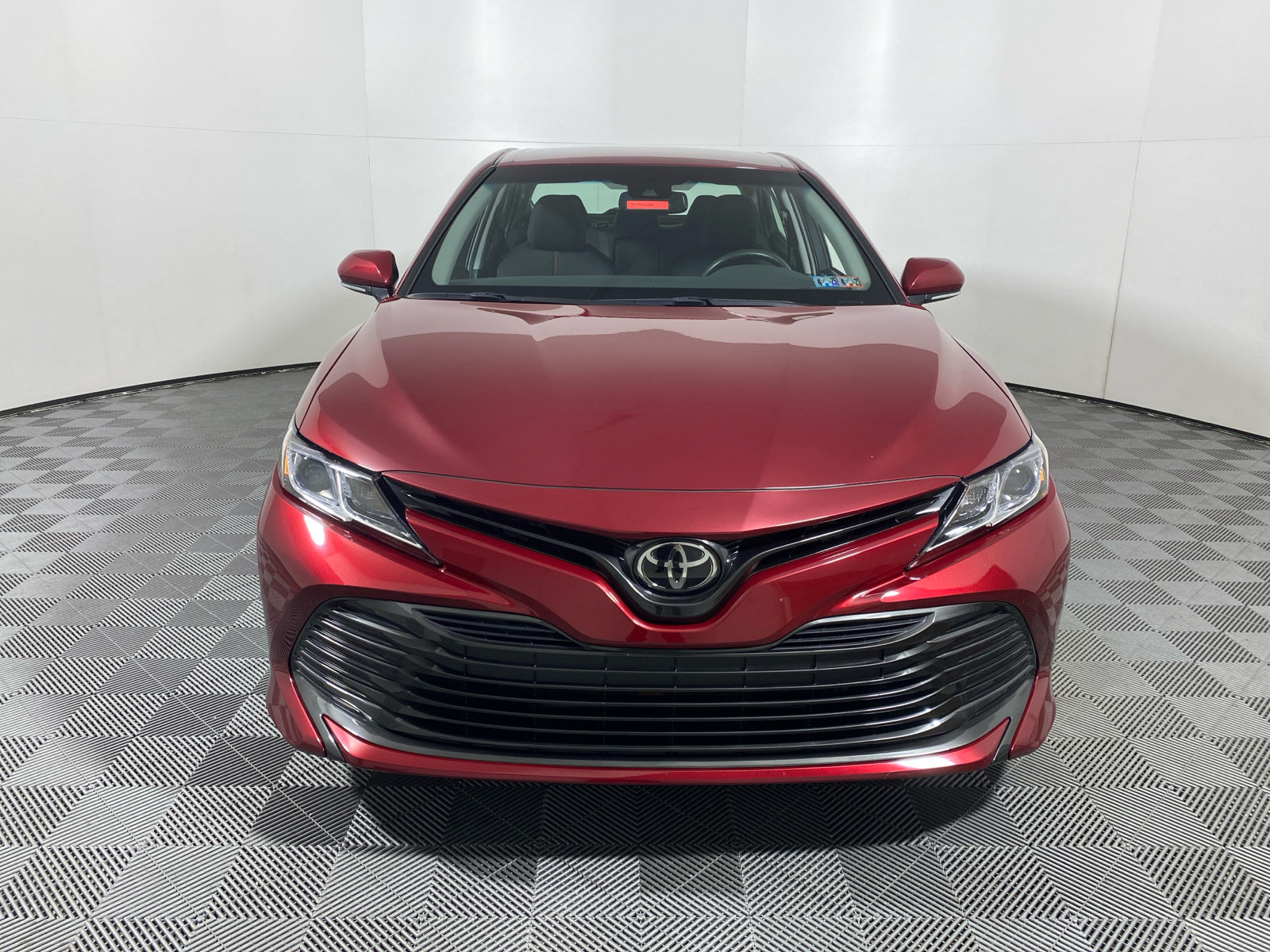 2018 Toyota Camry LE 2