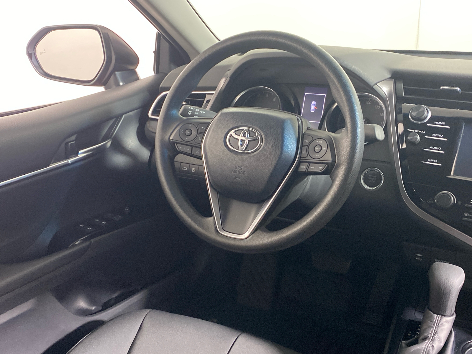 2018 Toyota Camry LE 18