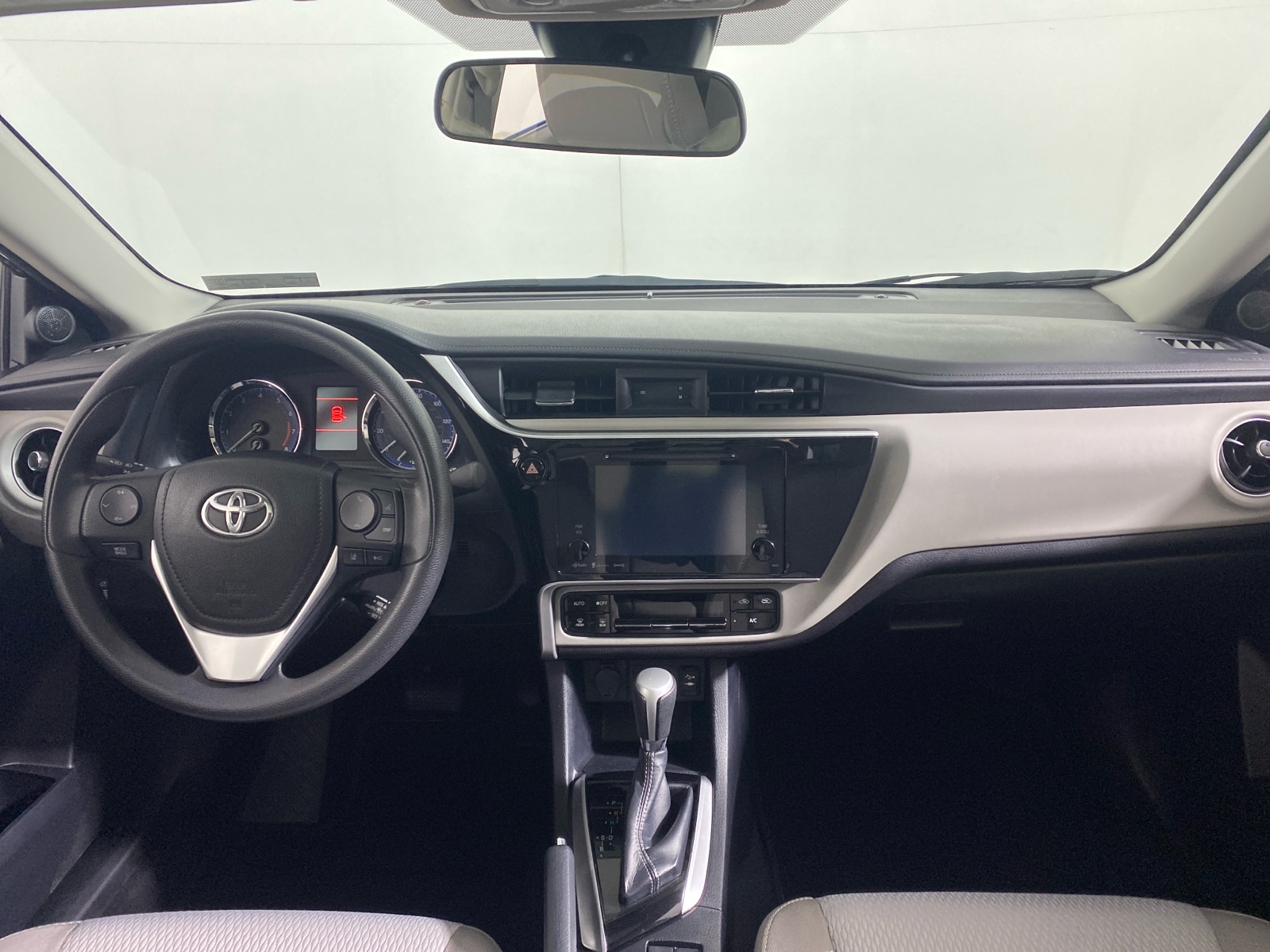 2019 Toyota Corolla LE 19