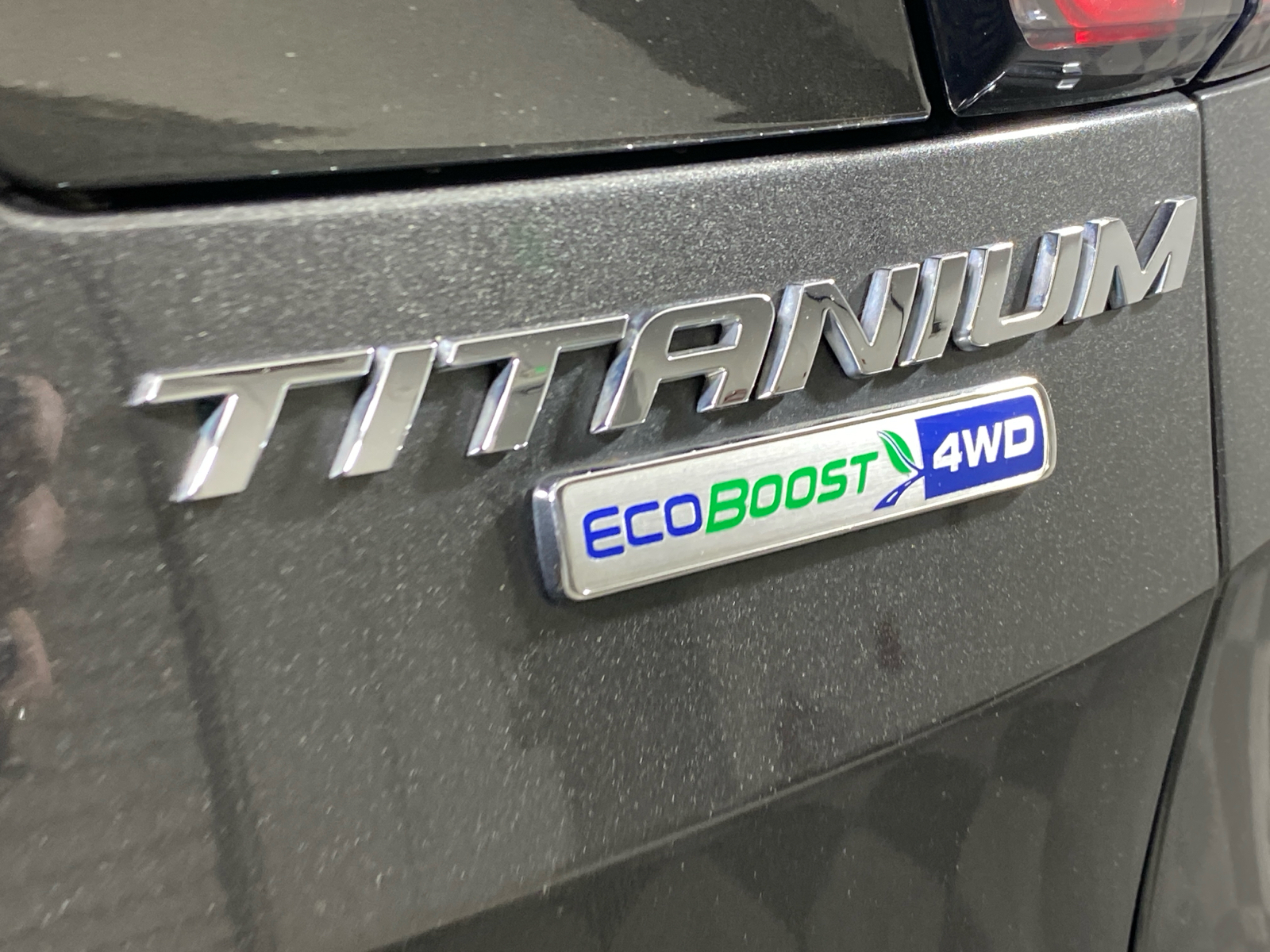 2017 Ford Escape Titanium 10