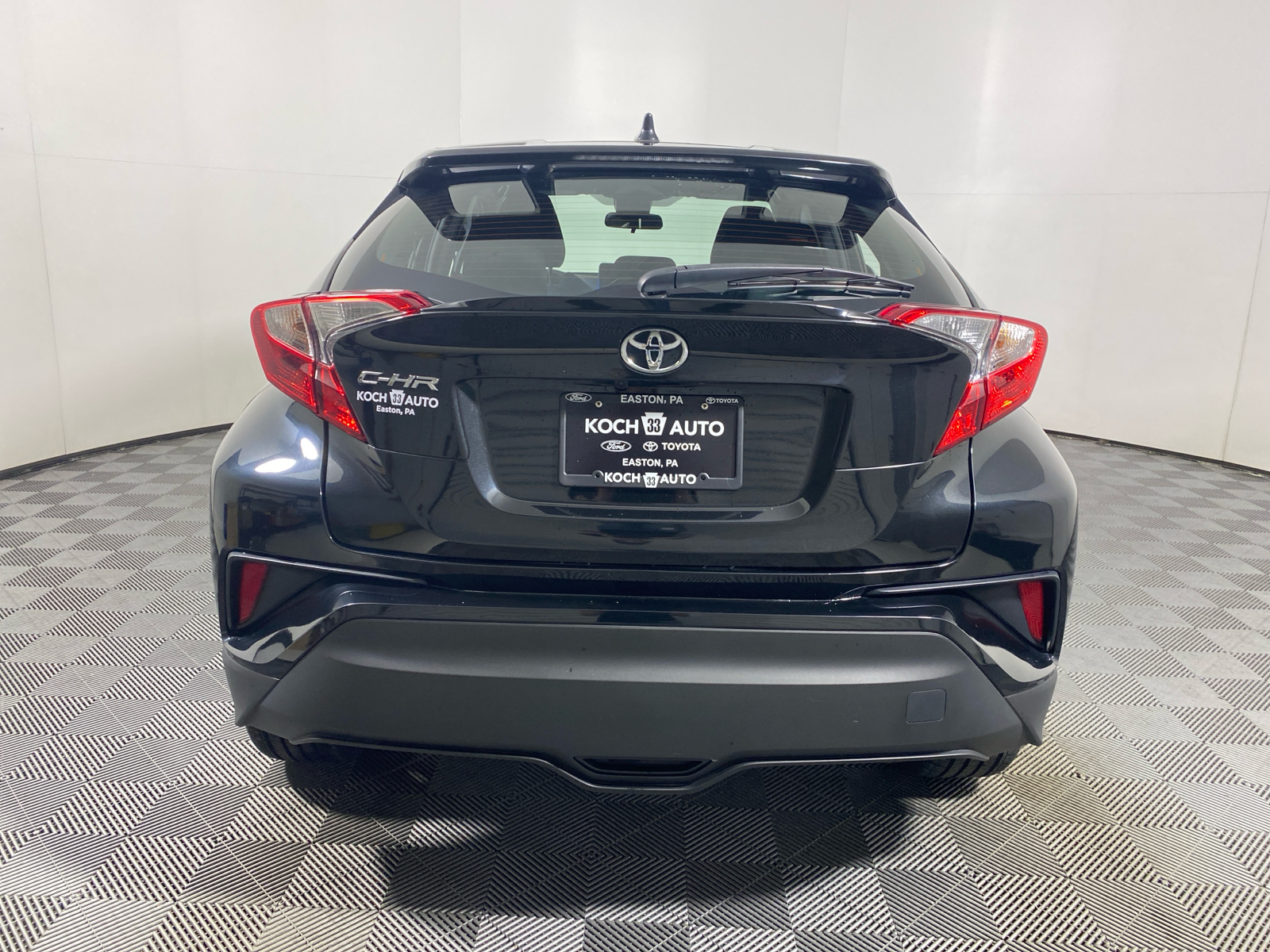 2021 Toyota C-HR XLE 8