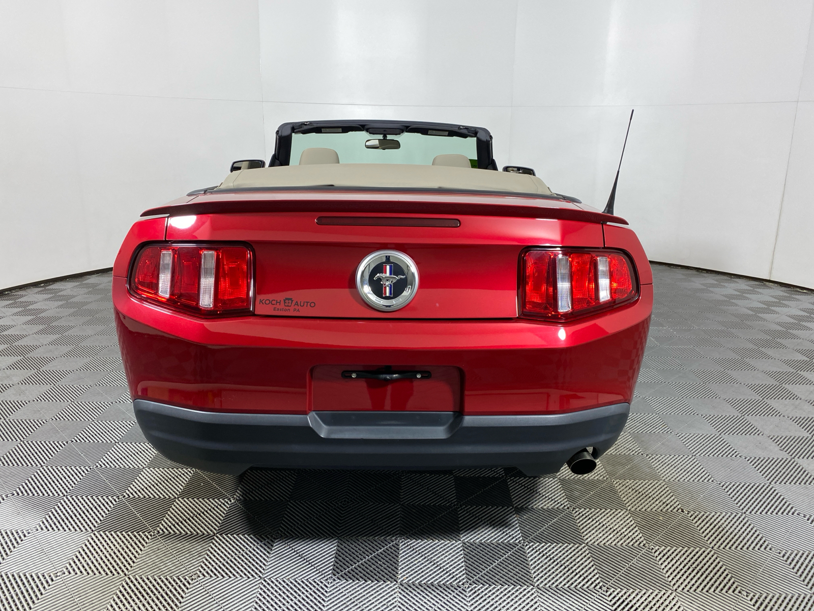 2010 Ford Mustang  9