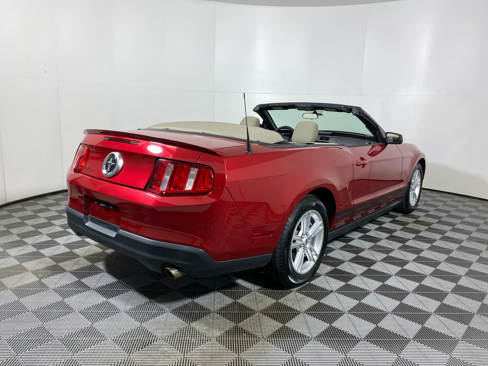 2010 Ford Mustang  10