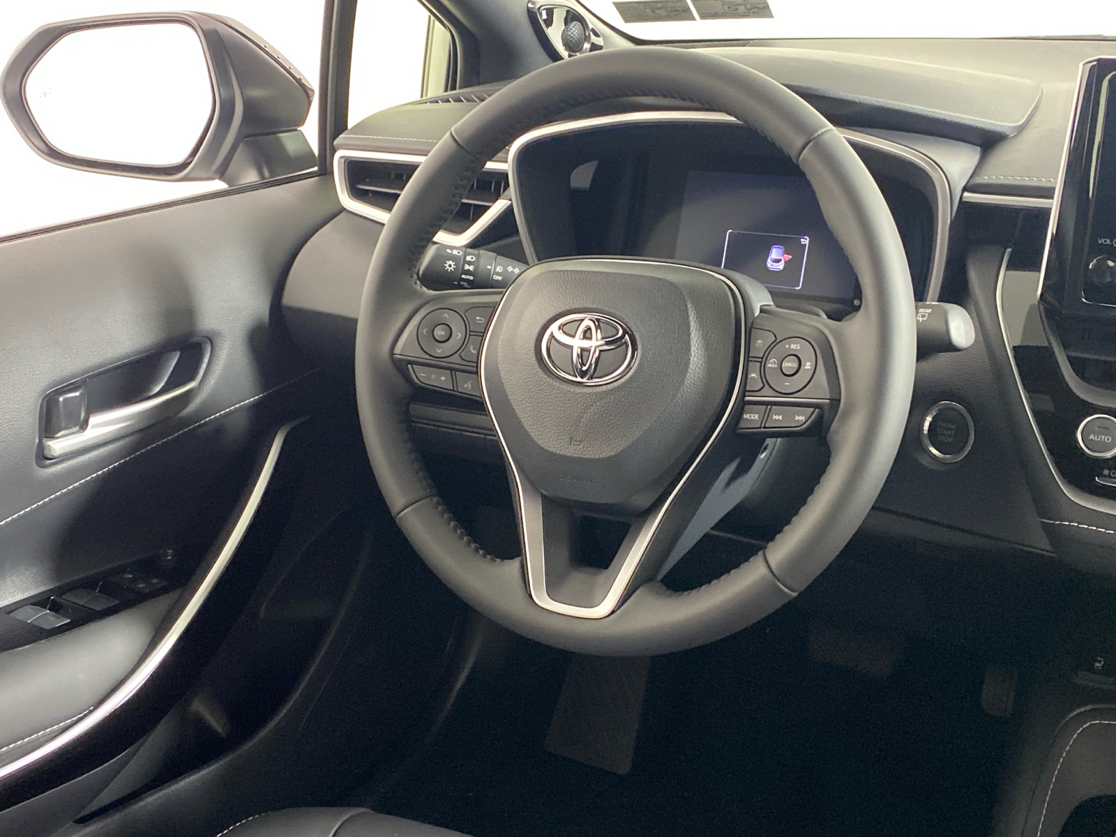 2024 Toyota Corolla Hatchback XSE 18