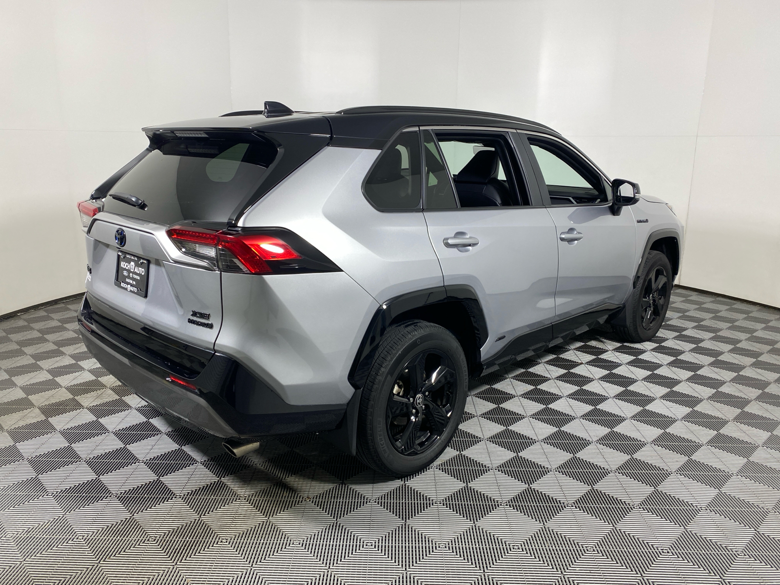 2021 Toyota RAV4 Hybrid XSE 13