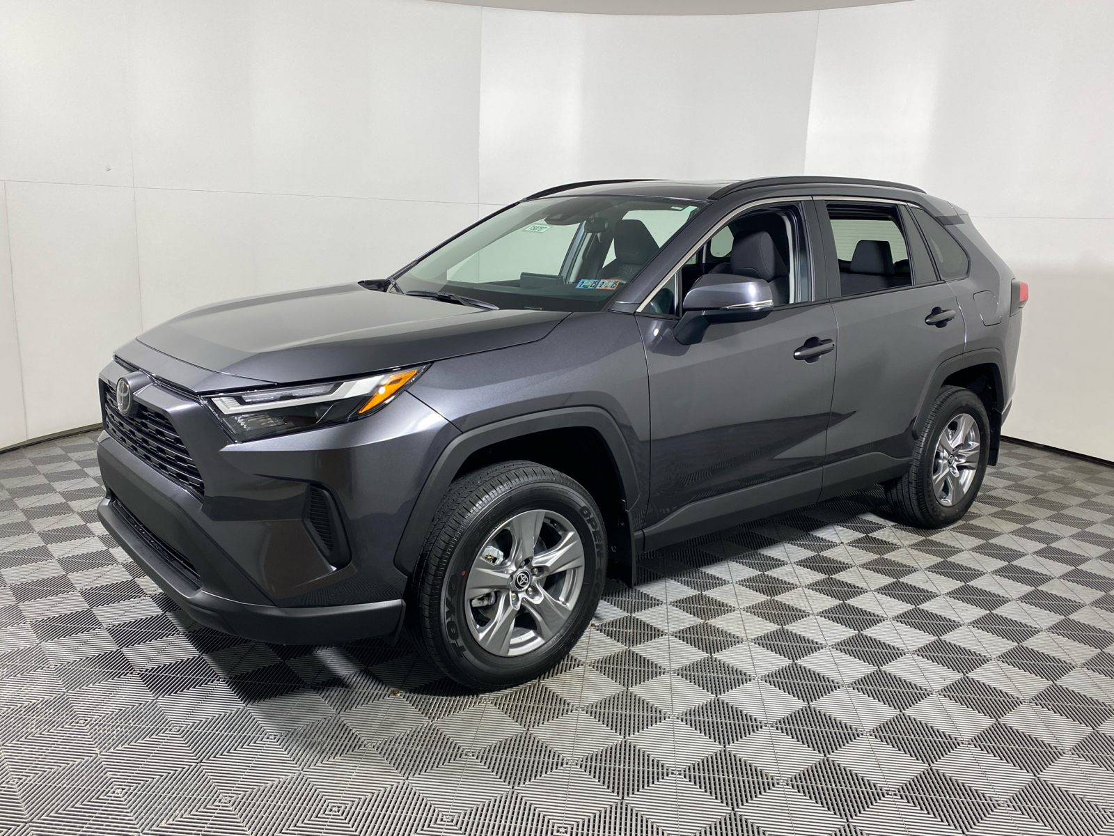 2024 Toyota RAV4 XLE 3