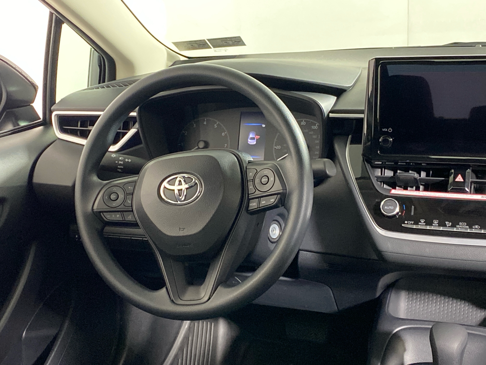 2024 Toyota Corolla LE 16
