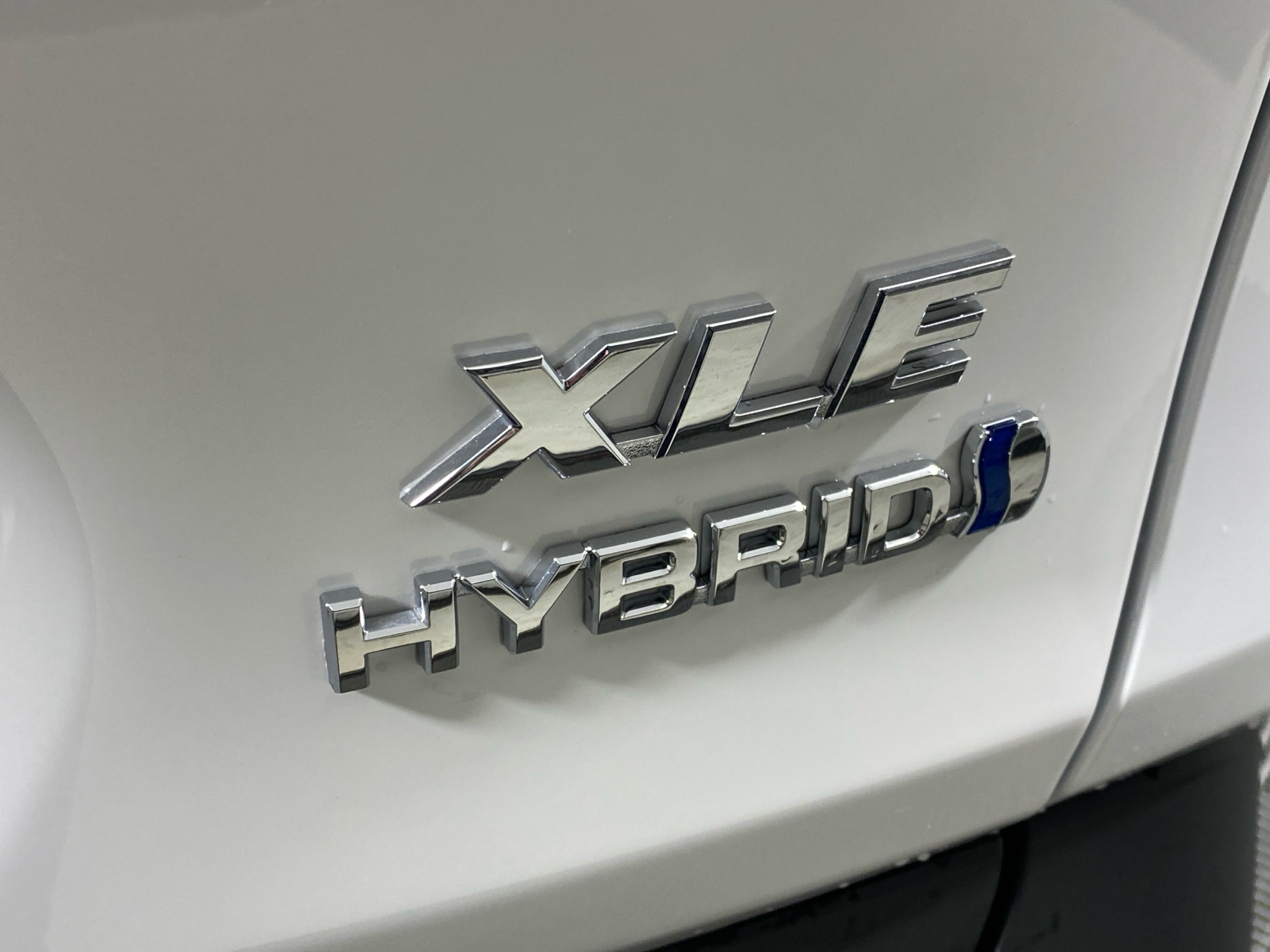 2024 Toyota RAV4 Hybrid XLE 11