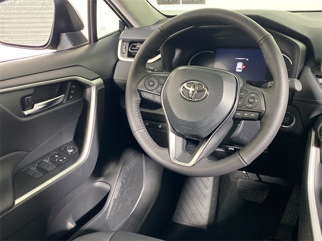2024 Toyota RAV4 XLE Premium 15