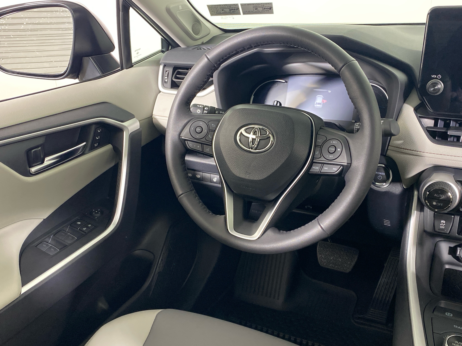 2024 Toyota RAV4 Hybrid XLE Premium 20