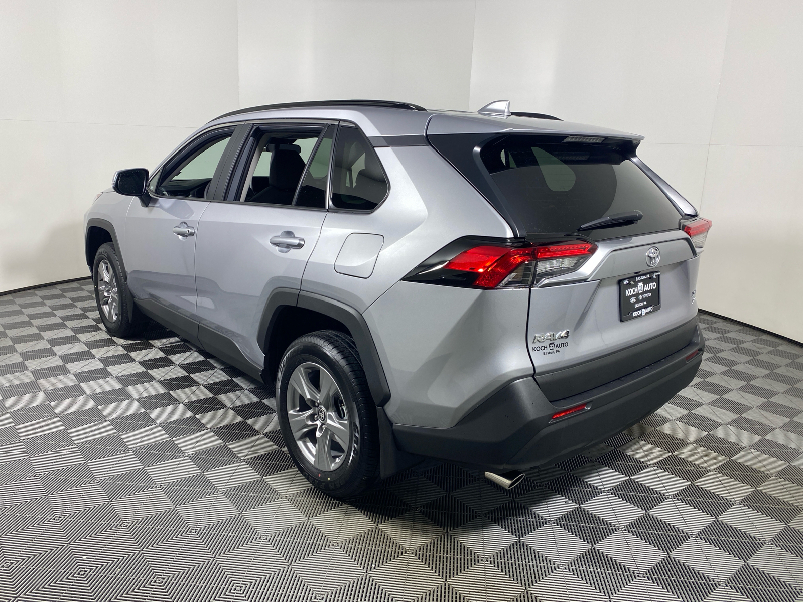 2024 Toyota RAV4 XLE 7