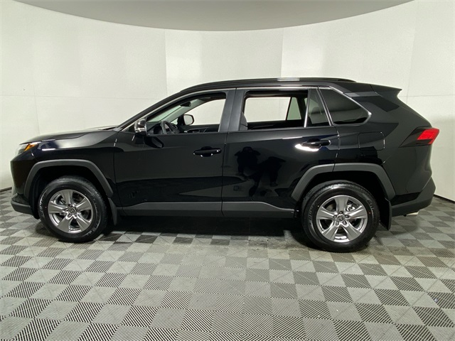 2024 Toyota RAV4 XLE 5