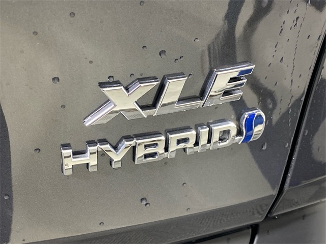 2024 Toyota RAV4 Hybrid XLE 12