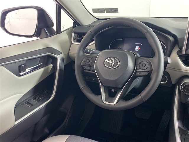 2024 Toyota RAV4 Hybrid XLE 16