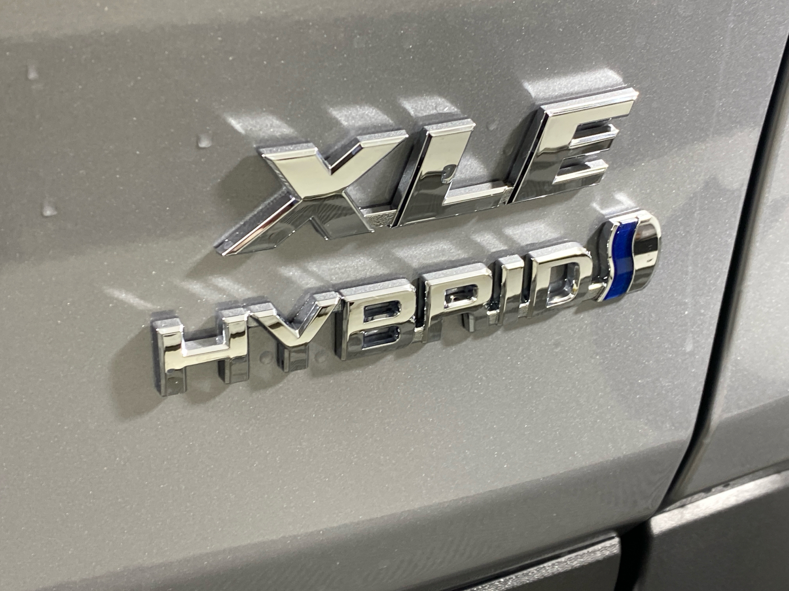 2024 Toyota RAV4 Hybrid XLE 12