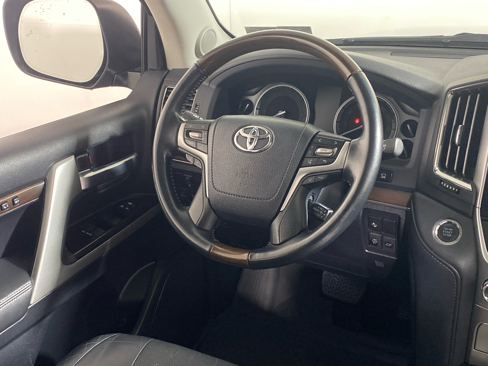 2019 Toyota Land Cruiser Base 20