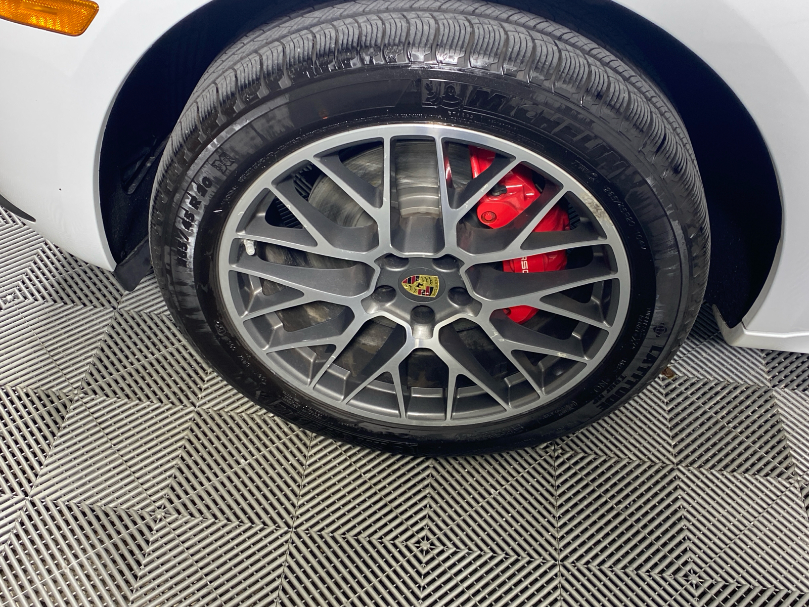 2016 Porsche Macan Turbo 4