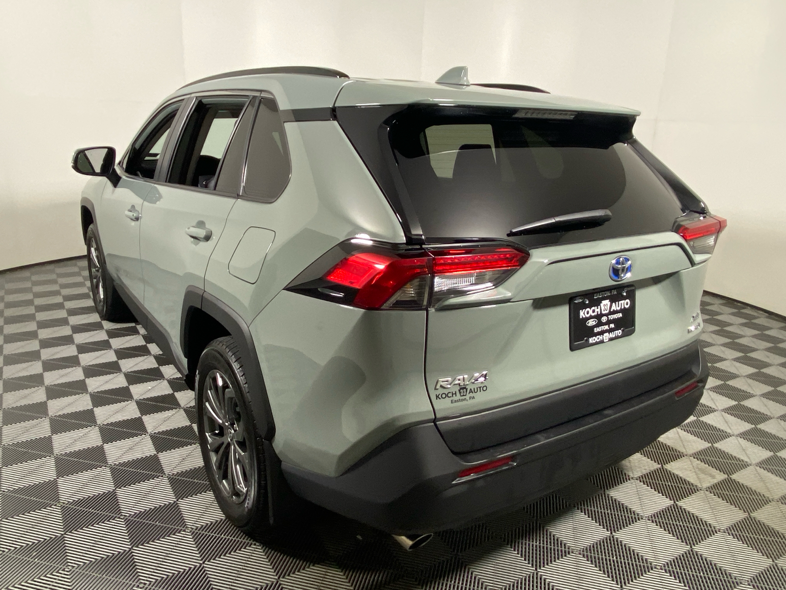 2022 Toyota RAV4 Hybrid XLE Premium 5