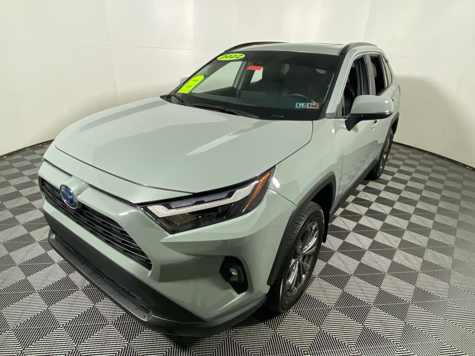 2022 Toyota RAV4 Hybrid XLE Premium 7