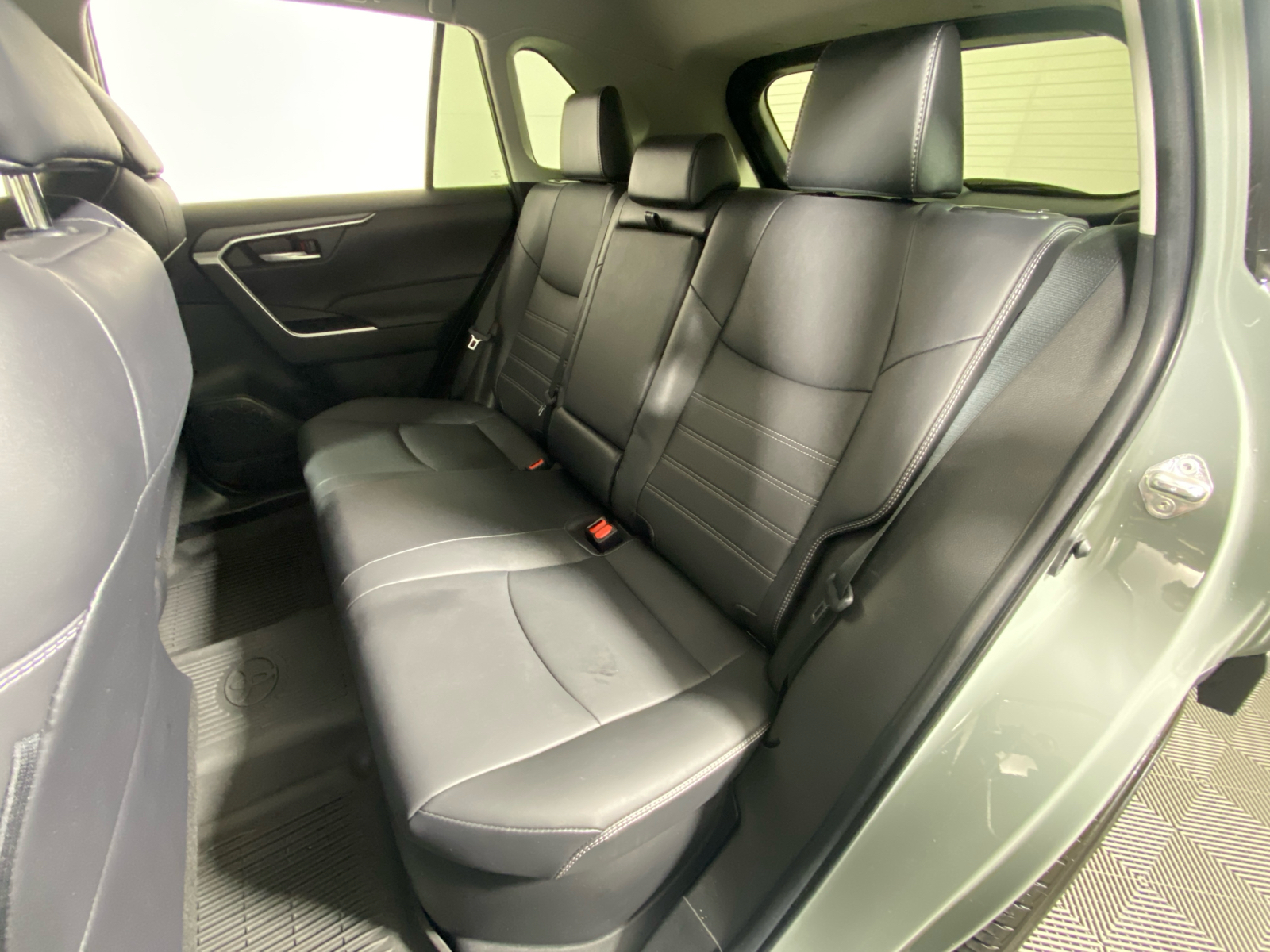 2022 Toyota RAV4 Hybrid XLE Premium 12