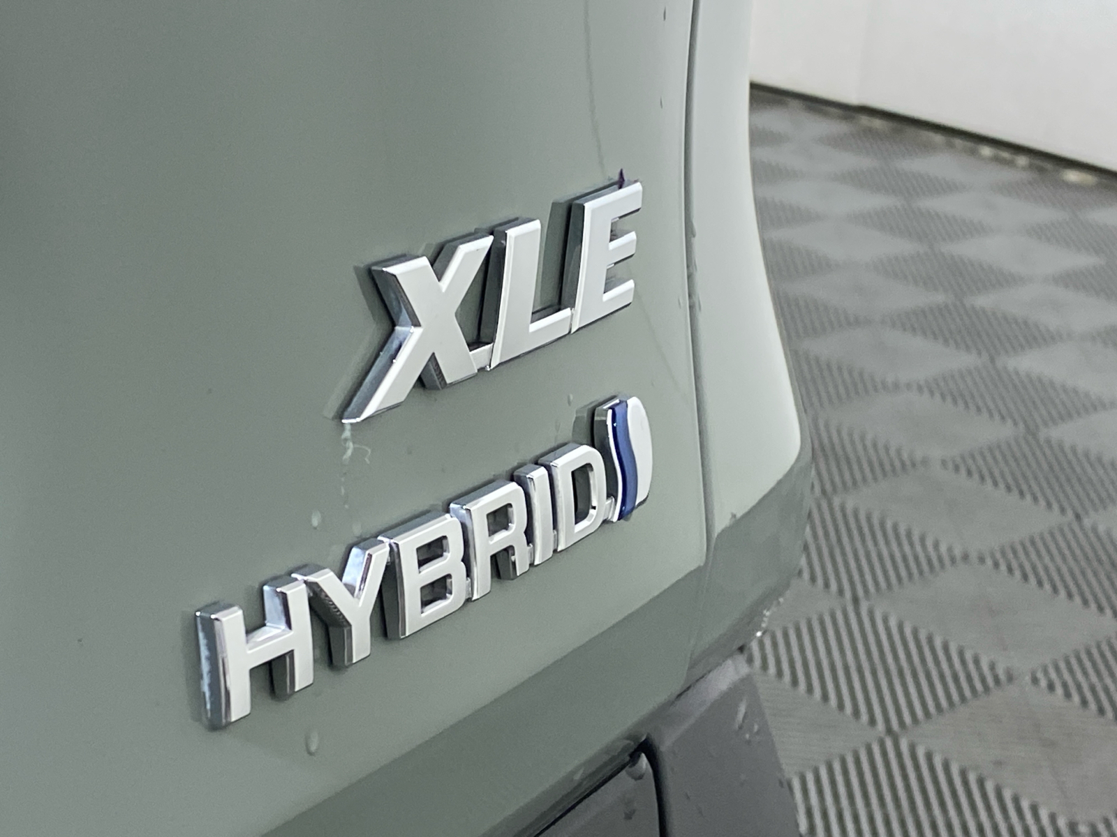 2022 Toyota RAV4 Hybrid XLE Premium 15