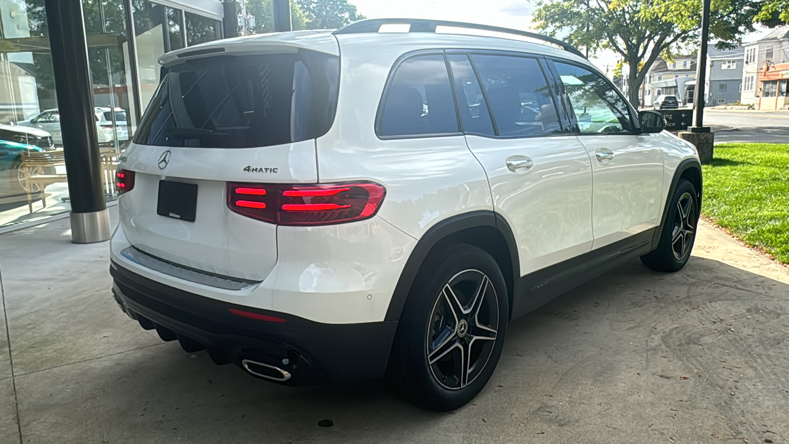 2024 Mercedes-Benz GLB GLB 250 8