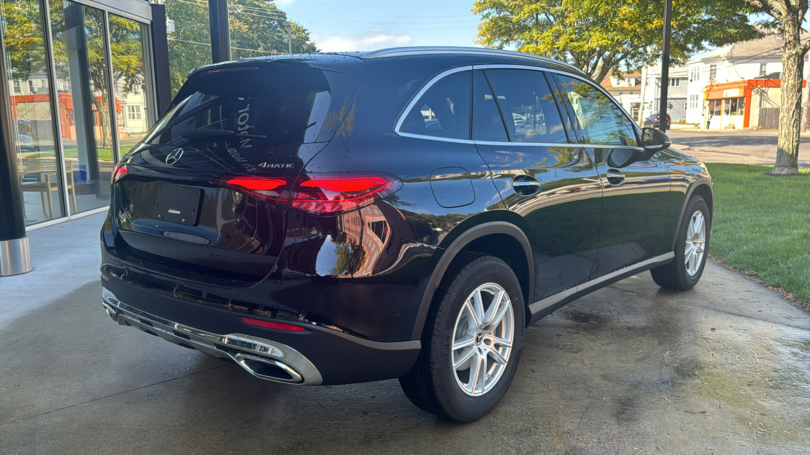 2025 Mercedes-Benz GLC GLC 300 9