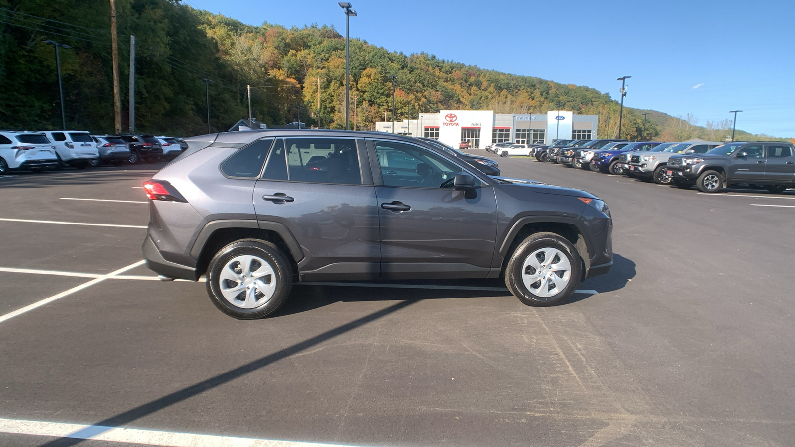 2022 Toyota RAV4 LE 2