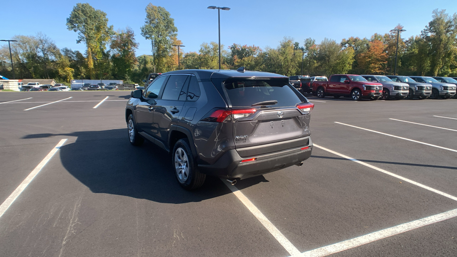 2022 Toyota RAV4 LE 5