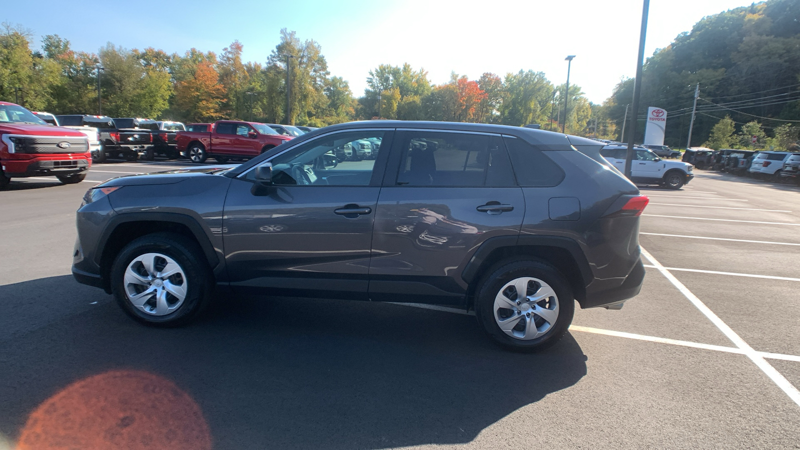 2022 Toyota RAV4 LE 6