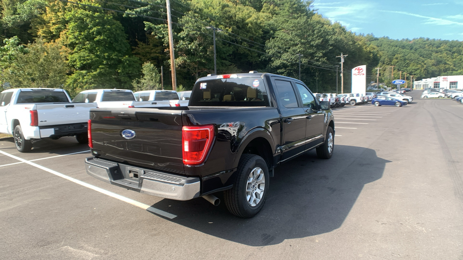 2023 Ford F-150 XLT 3