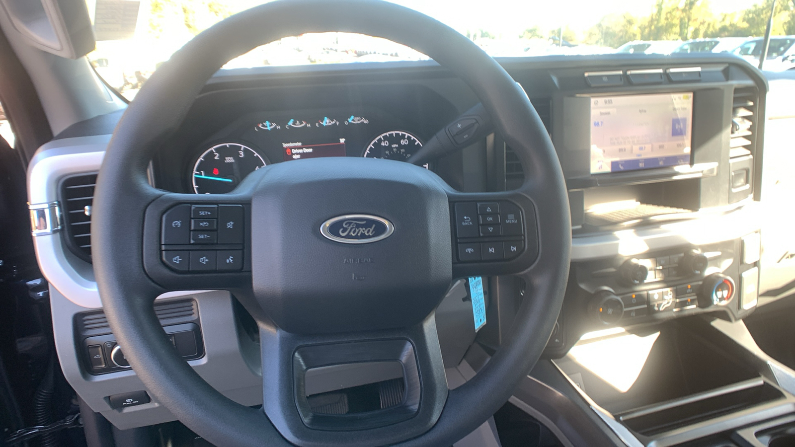 2024 Ford Super Duty F-350 SRW XLT 22