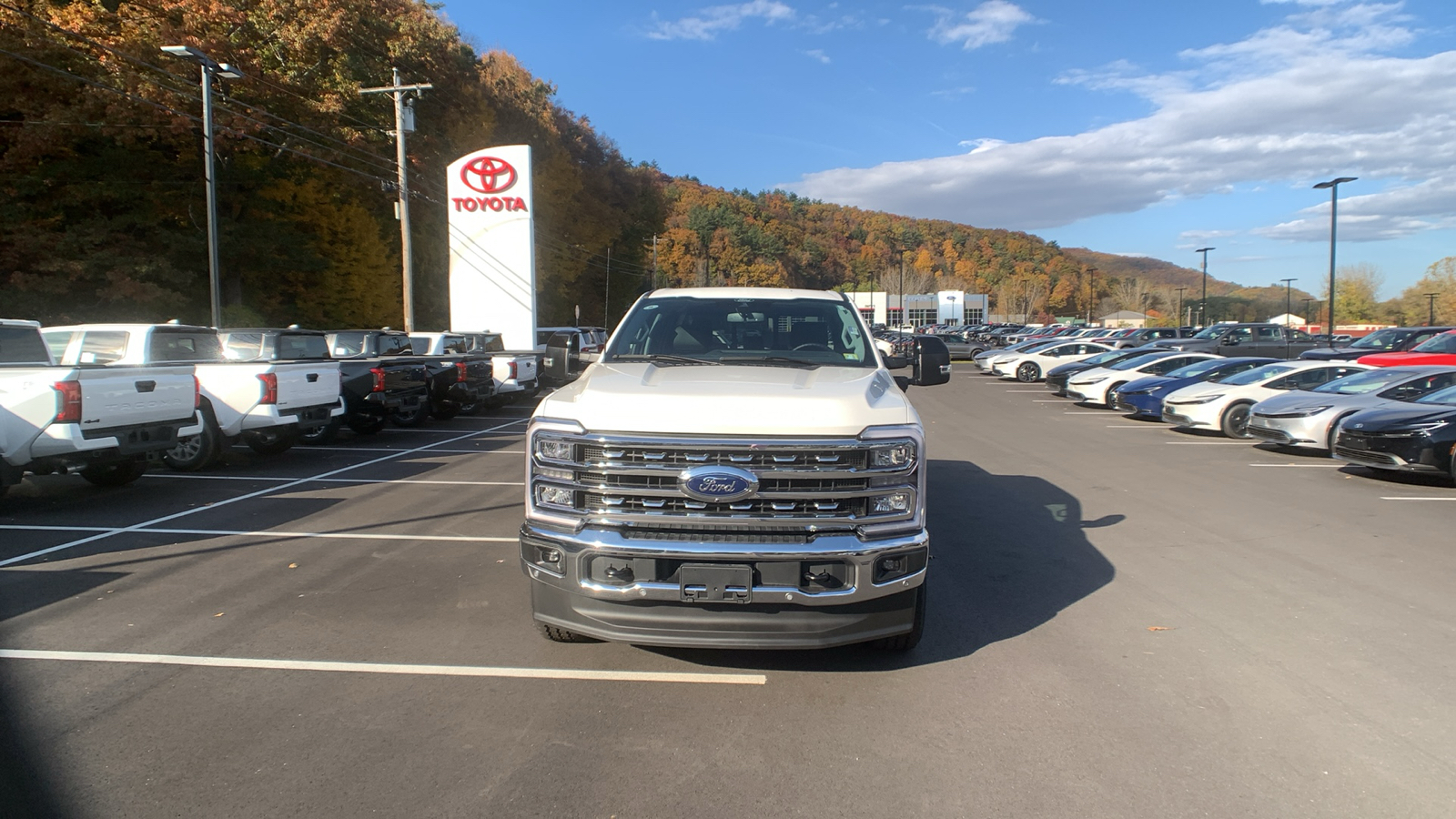 2024 Ford Super Duty F-350 SRW LARIAT 9