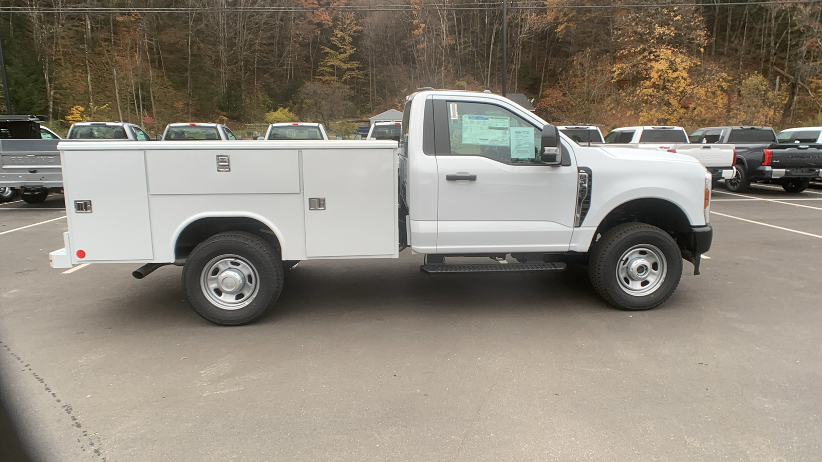 2024 Ford Super Duty F-350 SRW XL 2