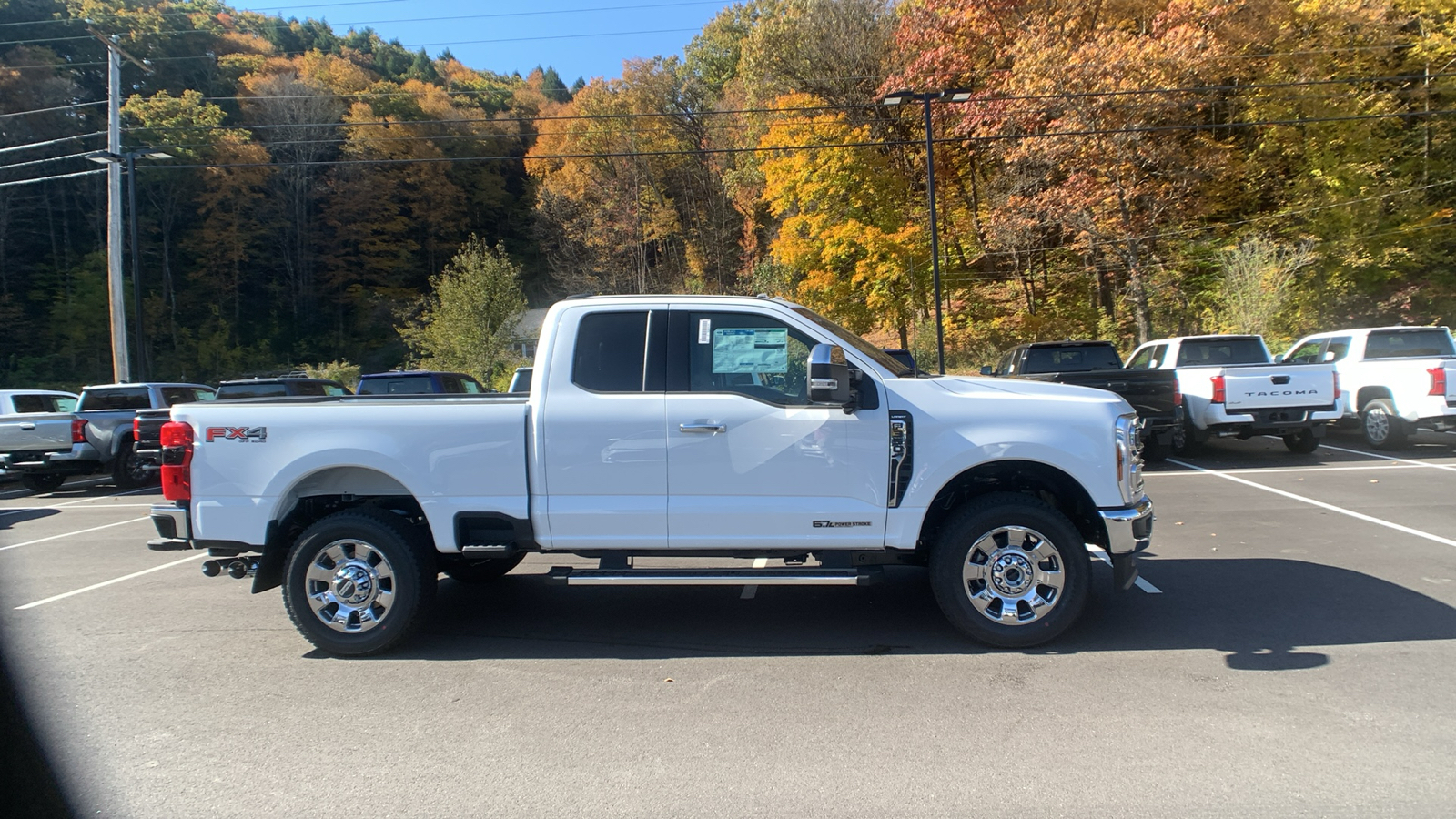 2024 Ford Super Duty F-250 SRW LARIAT 2