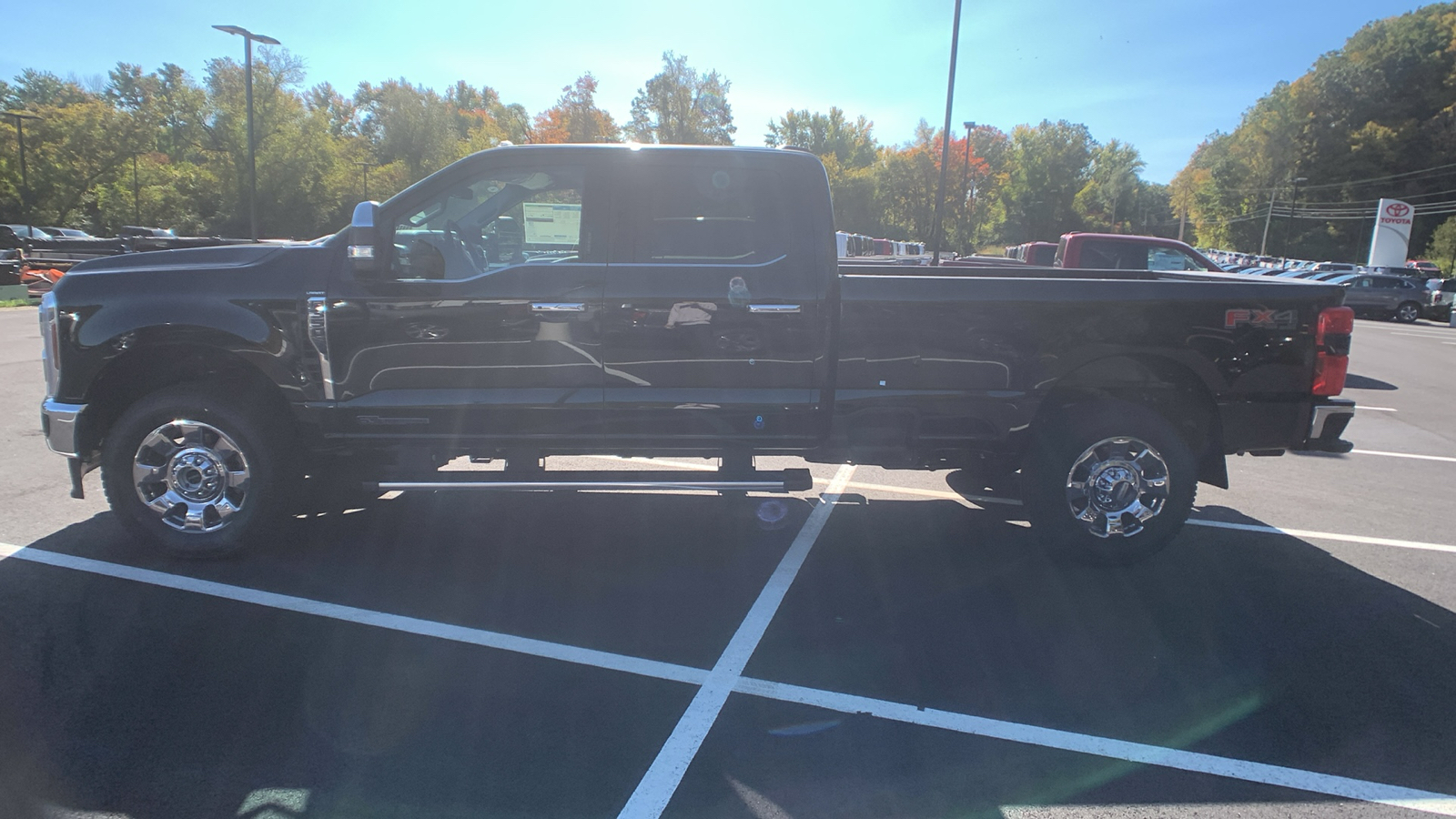 2024 Ford Super Duty F-350 SRW LARIAT 6