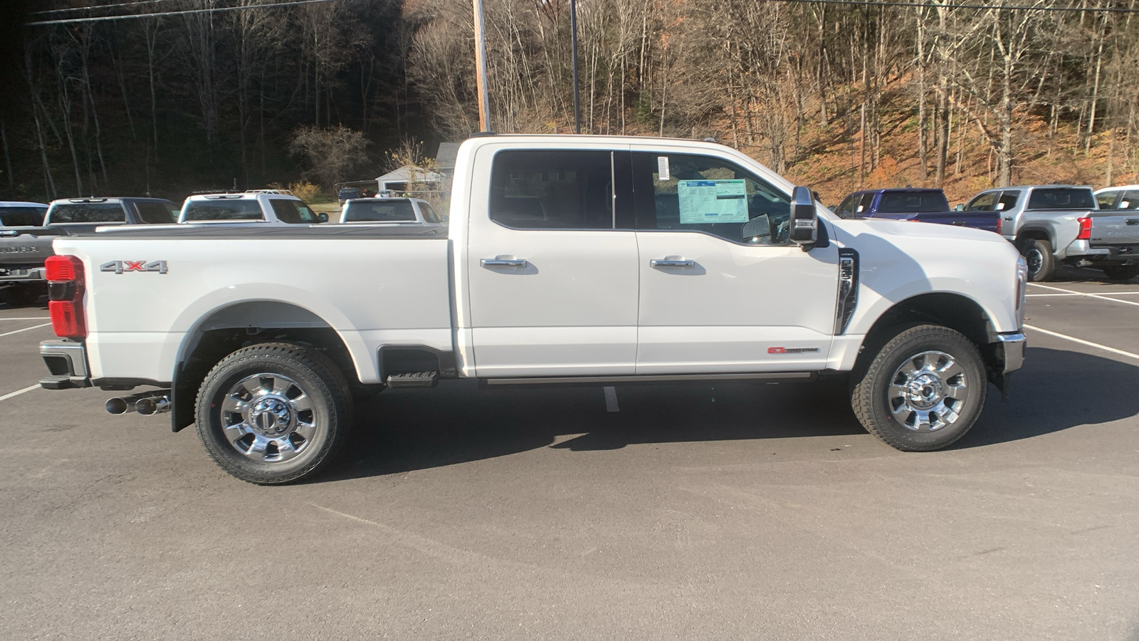 2024 Ford Super Duty F-350 SRW LARIAT 2