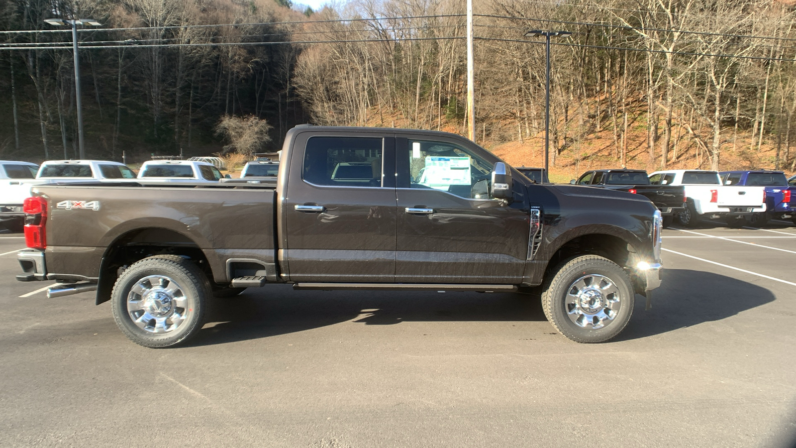 2024 Ford Super Duty F-350 SRW LARIAT 2