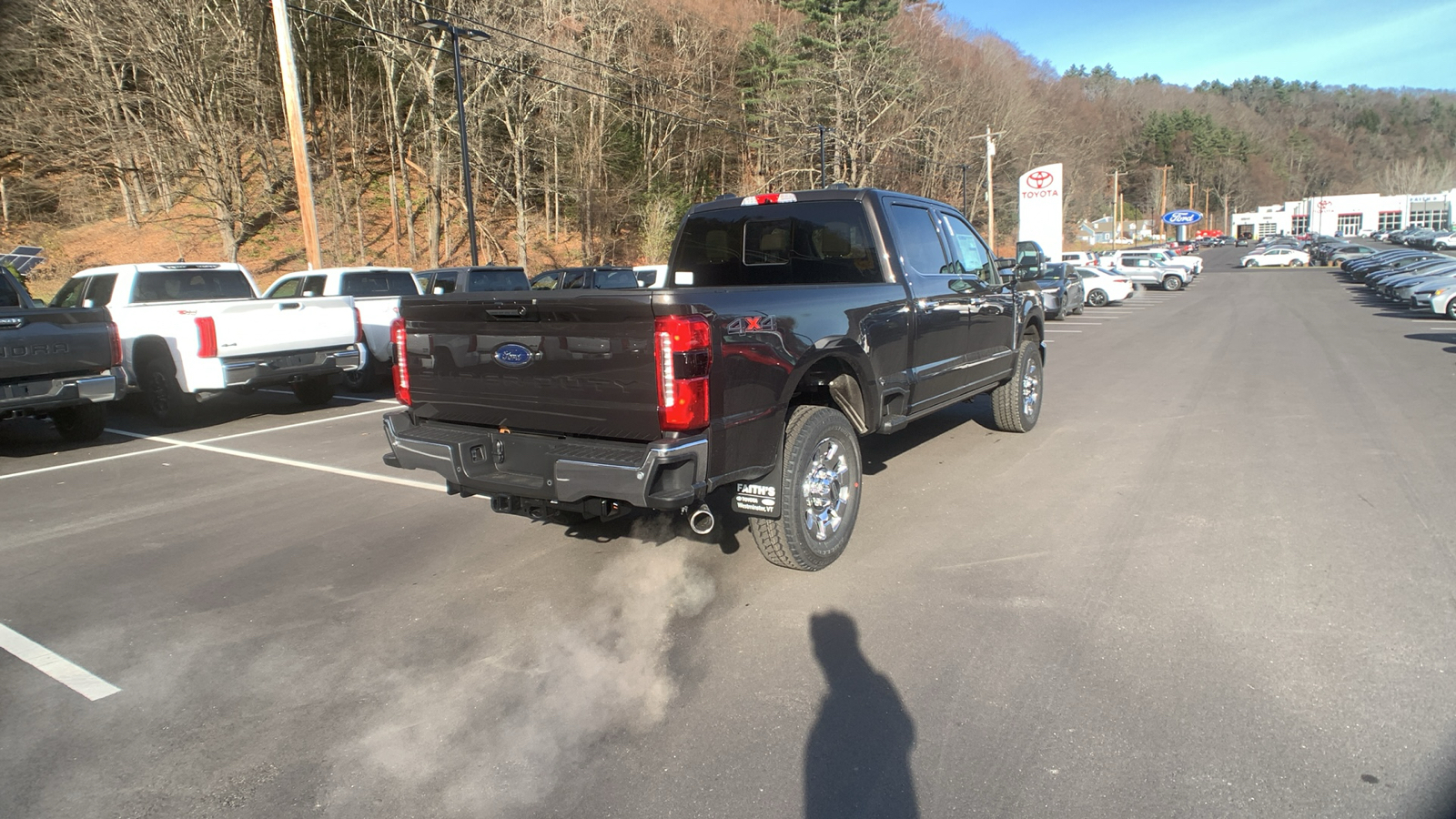 2024 Ford Super Duty F-350 SRW LARIAT 3