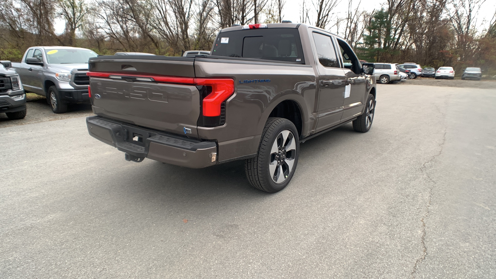 2023 Ford F-150 Lightning Platinum 3