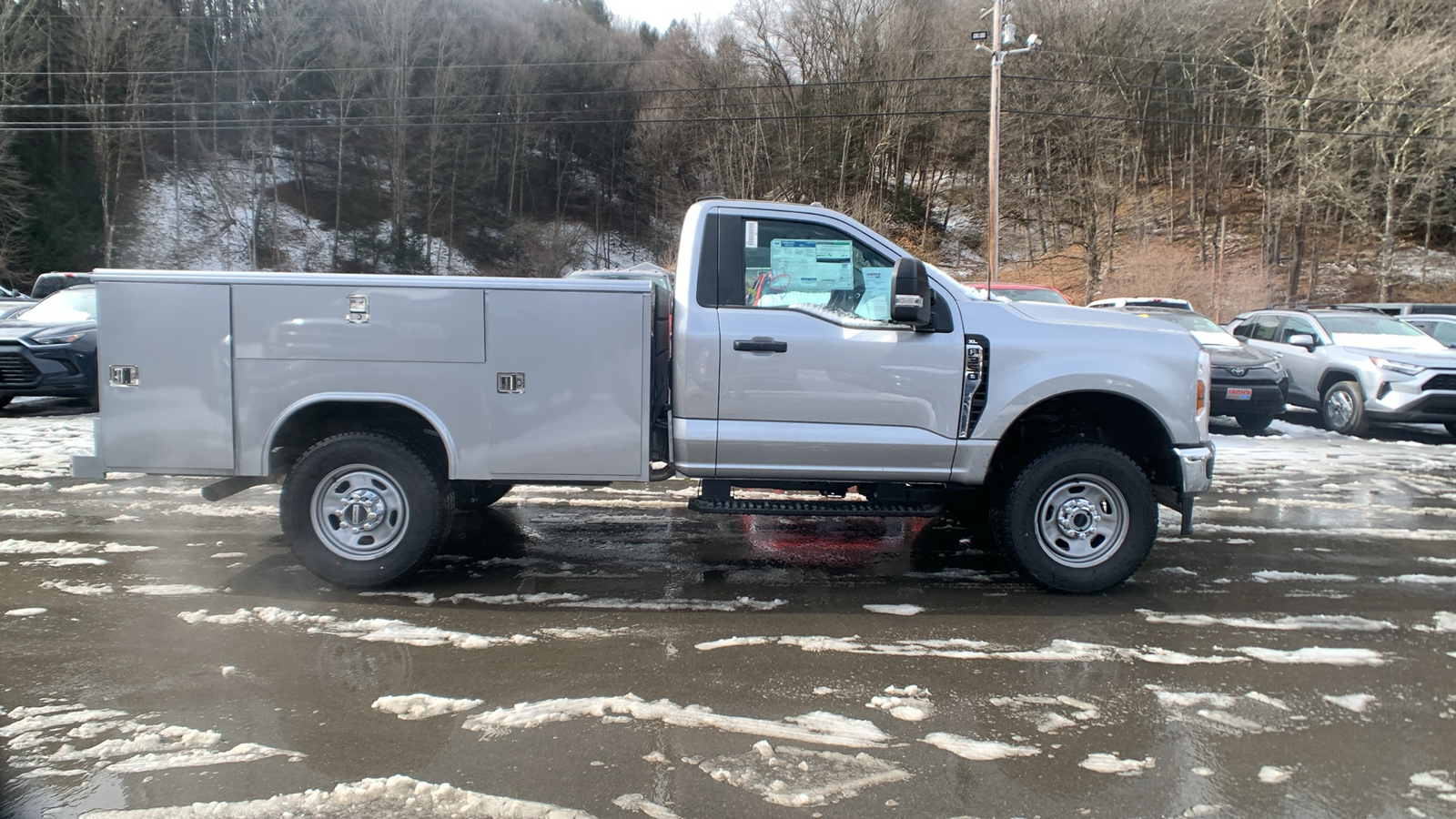 2024 Ford Super Duty F-350 SRW XL 2