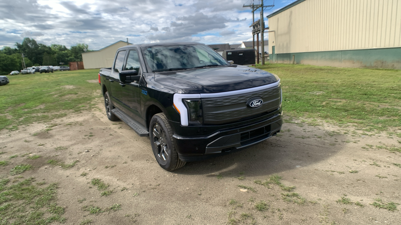 2024 Ford F-150 Lightning LARIAT 1