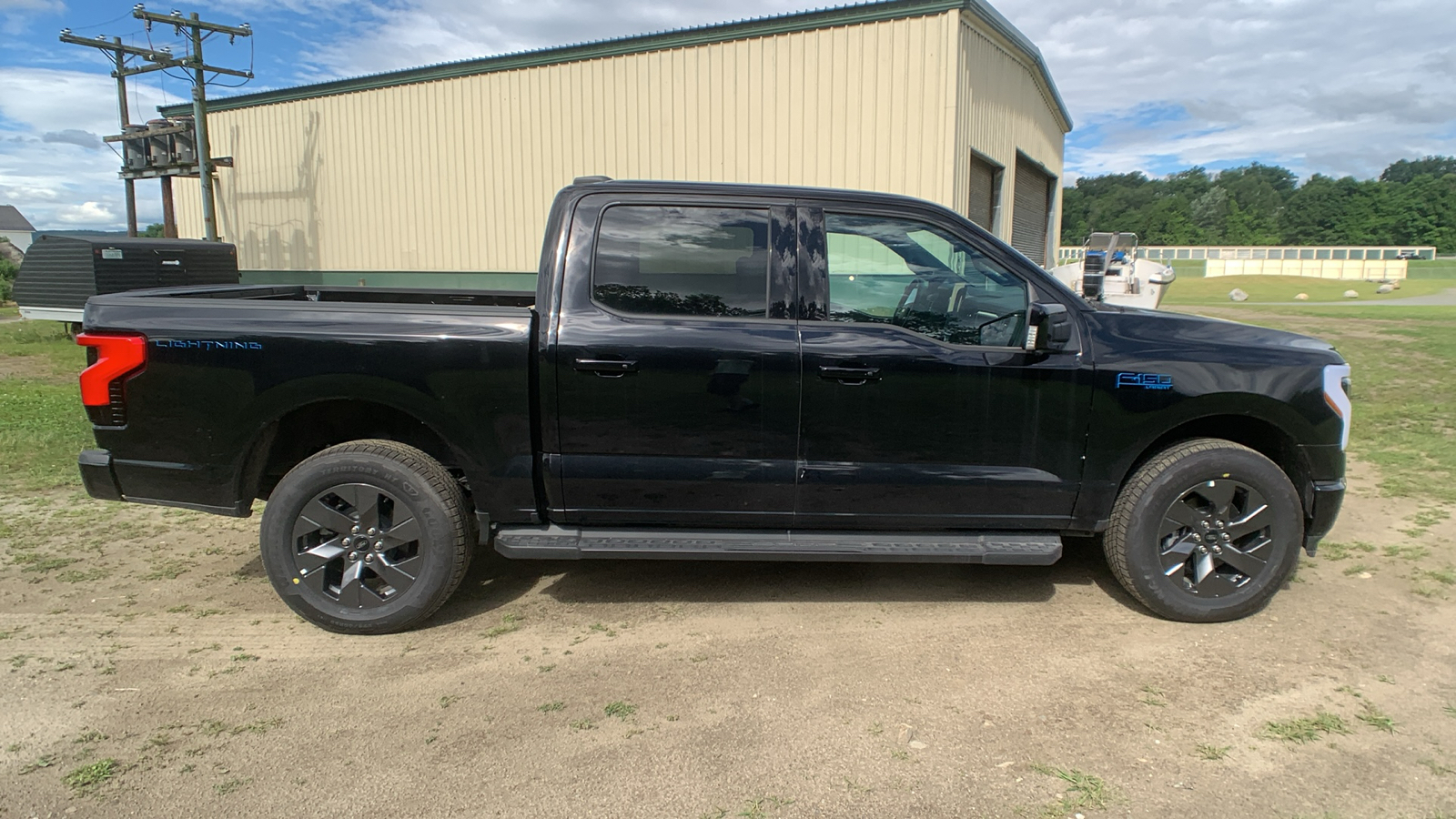 2024 Ford F-150 Lightning LARIAT 2