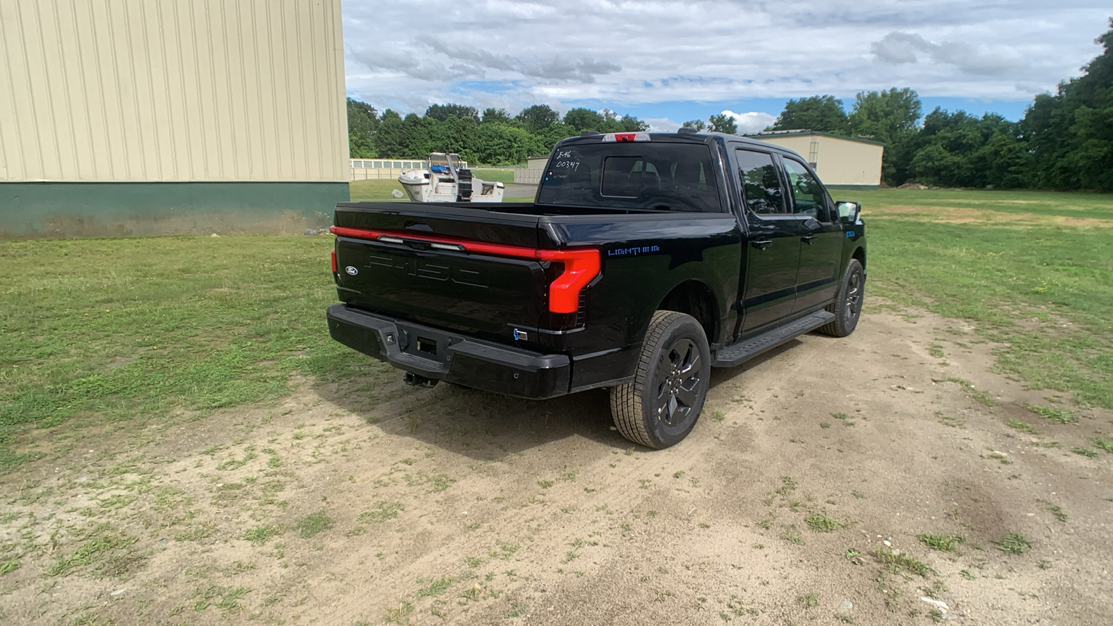 2024 Ford F-150 Lightning LARIAT 3