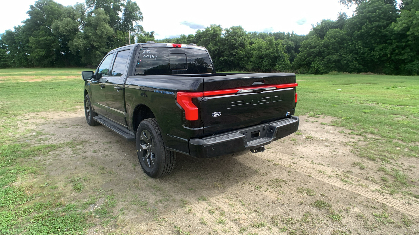 2024 Ford F-150 Lightning LARIAT 5