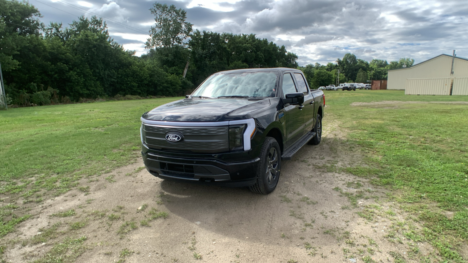 2024 Ford F-150 Lightning LARIAT 7