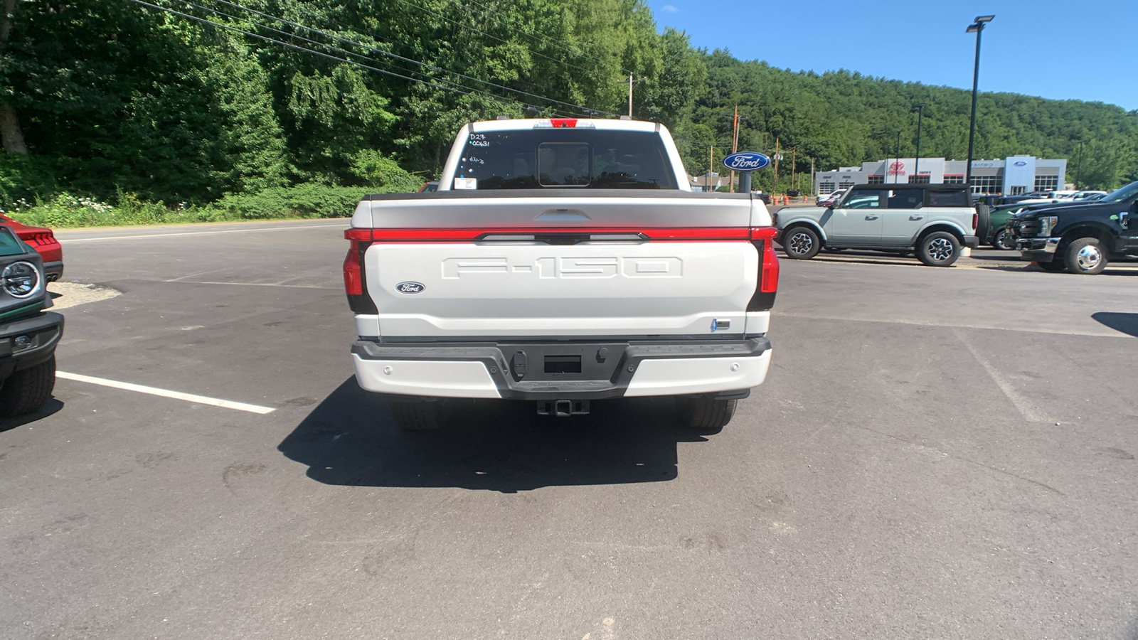 2024 Ford F-150 Lightning LARIAT 4